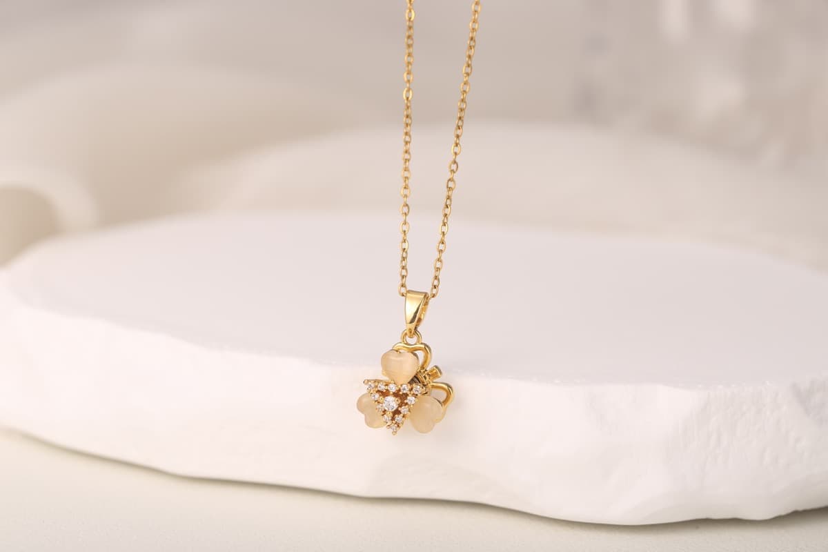Elegant Oval Zircon Pendant Necklace 18K Gold Plated thumbnail 2