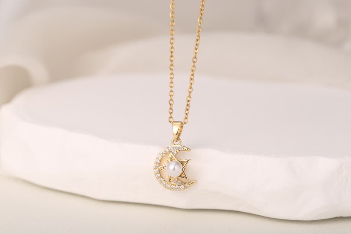 Elegant Oval Zircon Pendant Necklace 18K Gold Plated thumbnail 3