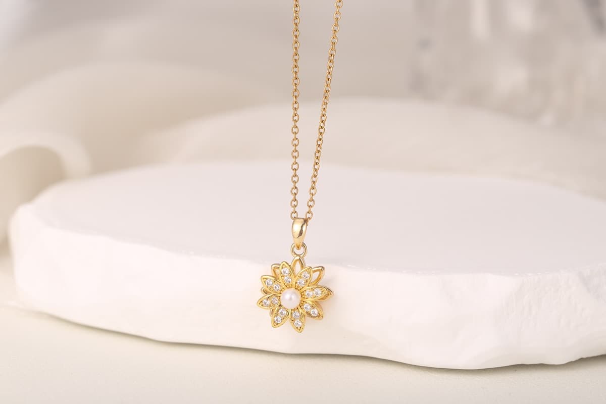 Romantic Heart Zircon Pendant Necklace 18K Gold Plated thumbnail 2