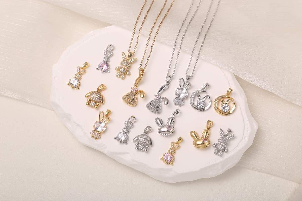 Classic Cross Zircon Pendant Necklace 18K Gold Plated