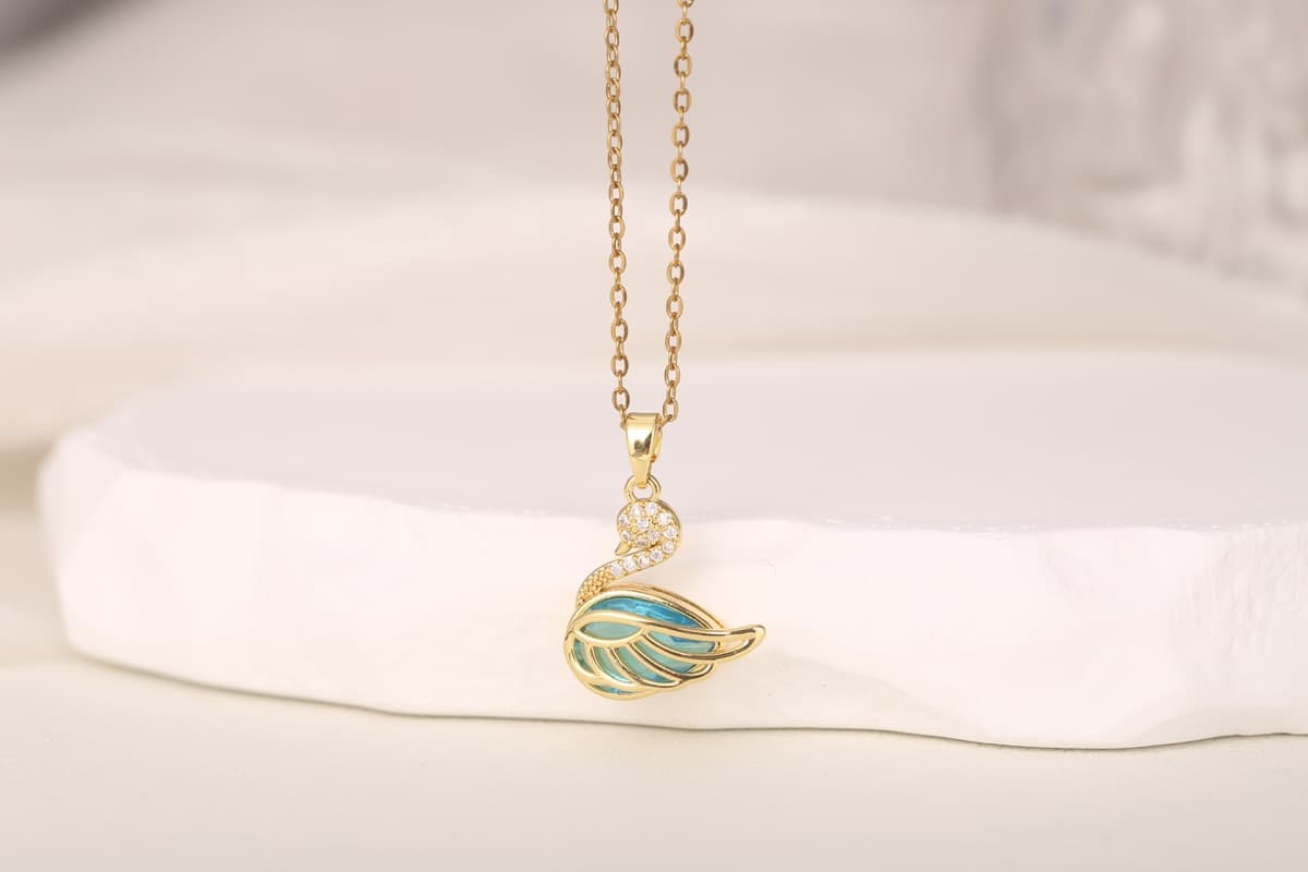 Elegant Circular Disc Zircon Pendant Necklace 18K Gold Plated thumbnail 3