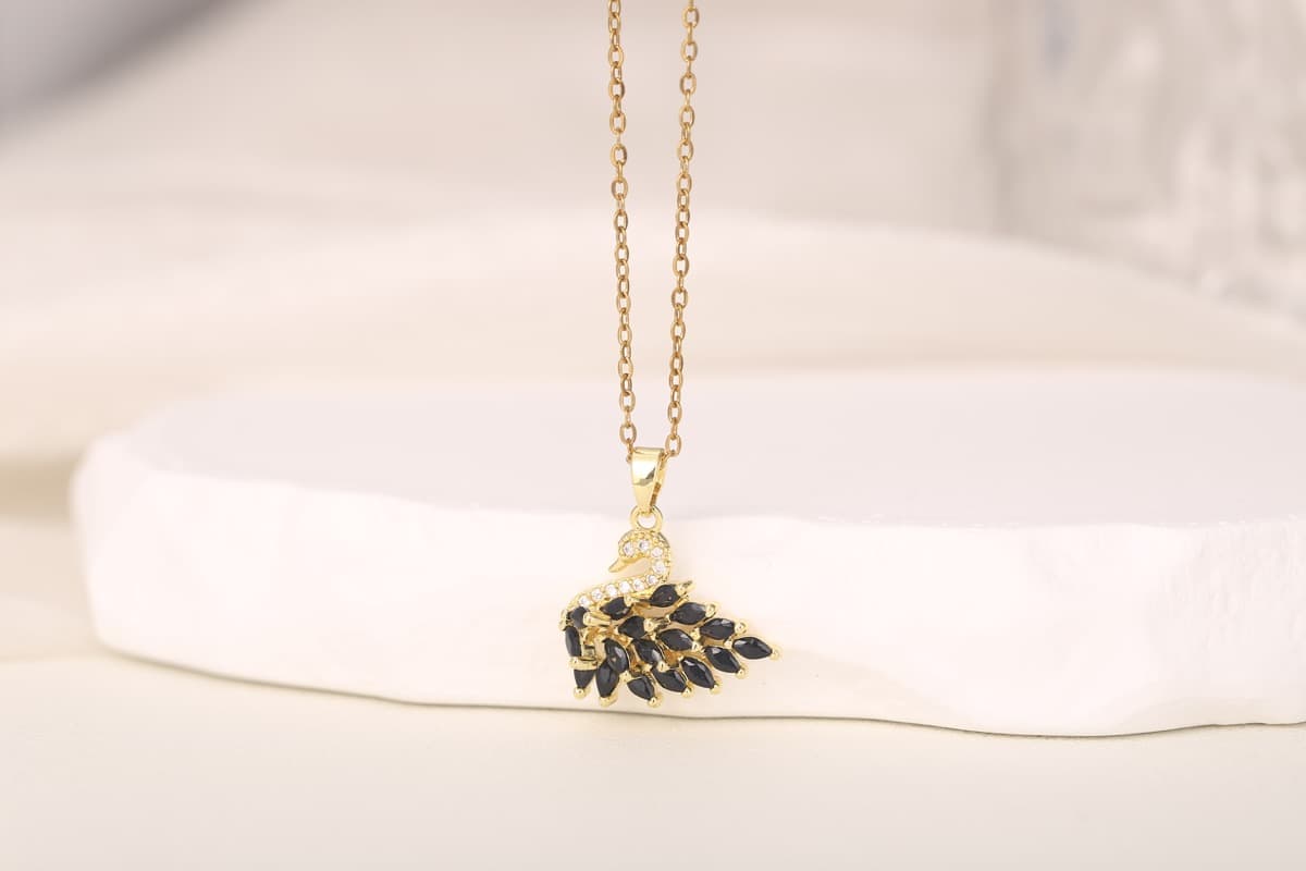 Elegant Circular Disc Zircon Pendant Necklace 18K Gold Plated thumbnail 6