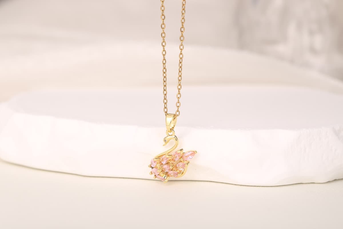 Elegant Circular Disc Zircon Pendant Necklace 18K Gold Plated thumbnail 8