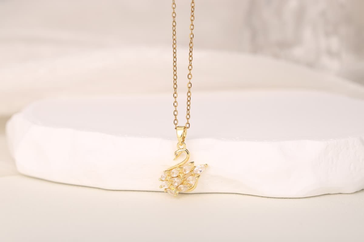Elegant Circular Disc Zircon Pendant Necklace 18K Gold Plated thumbnail 14