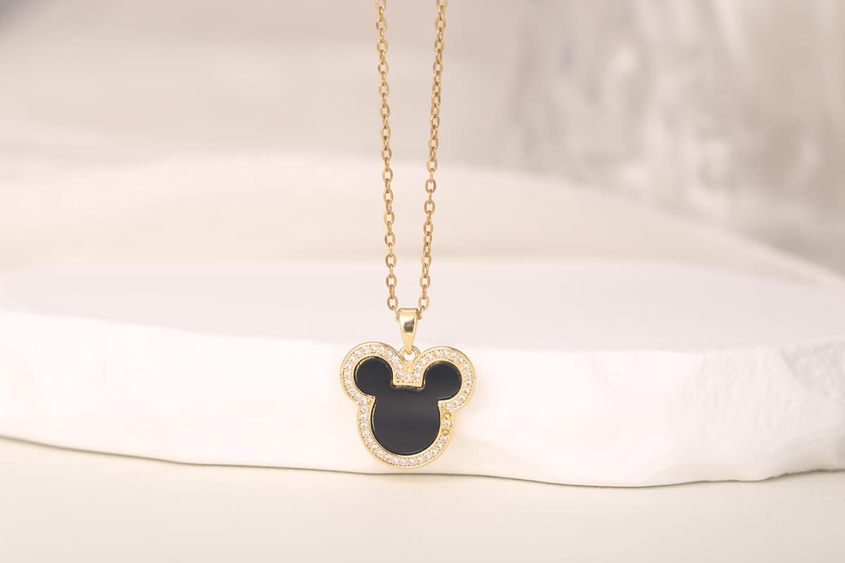 Elegant Teardrop Zircon Pendant Necklace 18K Gold Plated