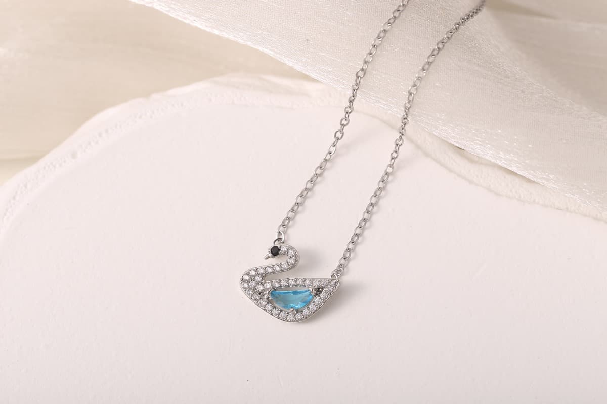 Elegant Layered Chain Zircon Necklace 18K Gold Plated thumbnail 2