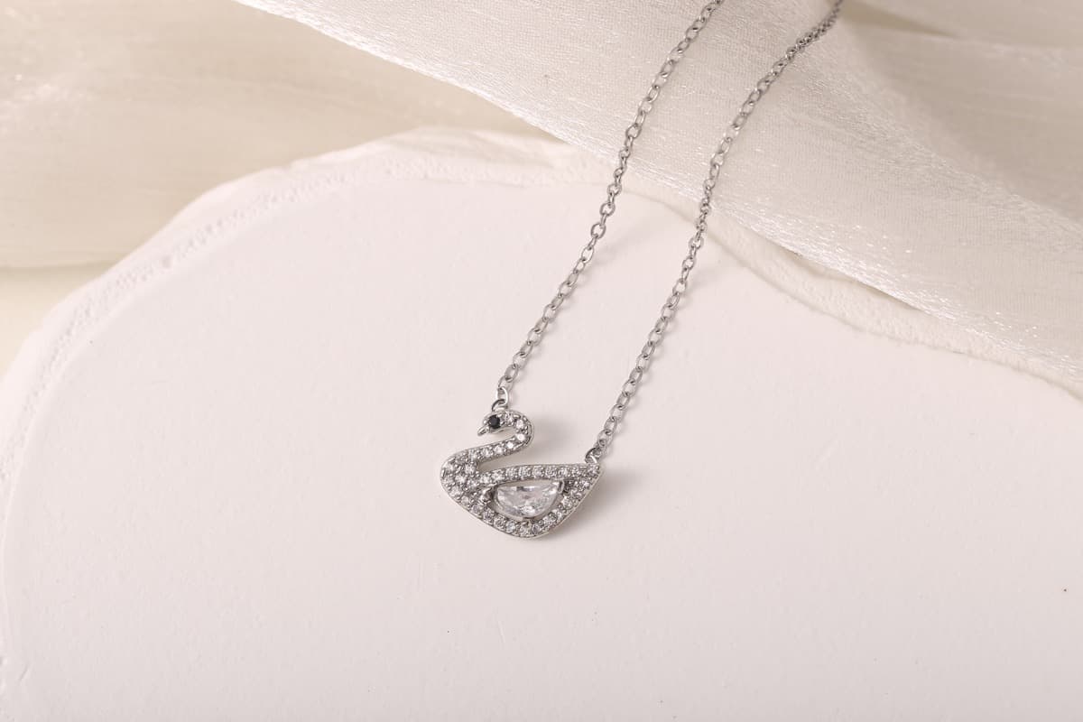 Elegant Layered Chain Zircon Necklace 18K Gold Plated thumbnail 4