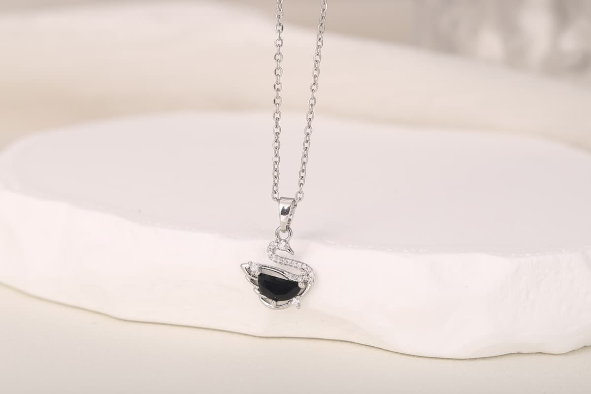 Elegant Layered Chain Zircon Necklace 18K Gold Plated thumbnail 9