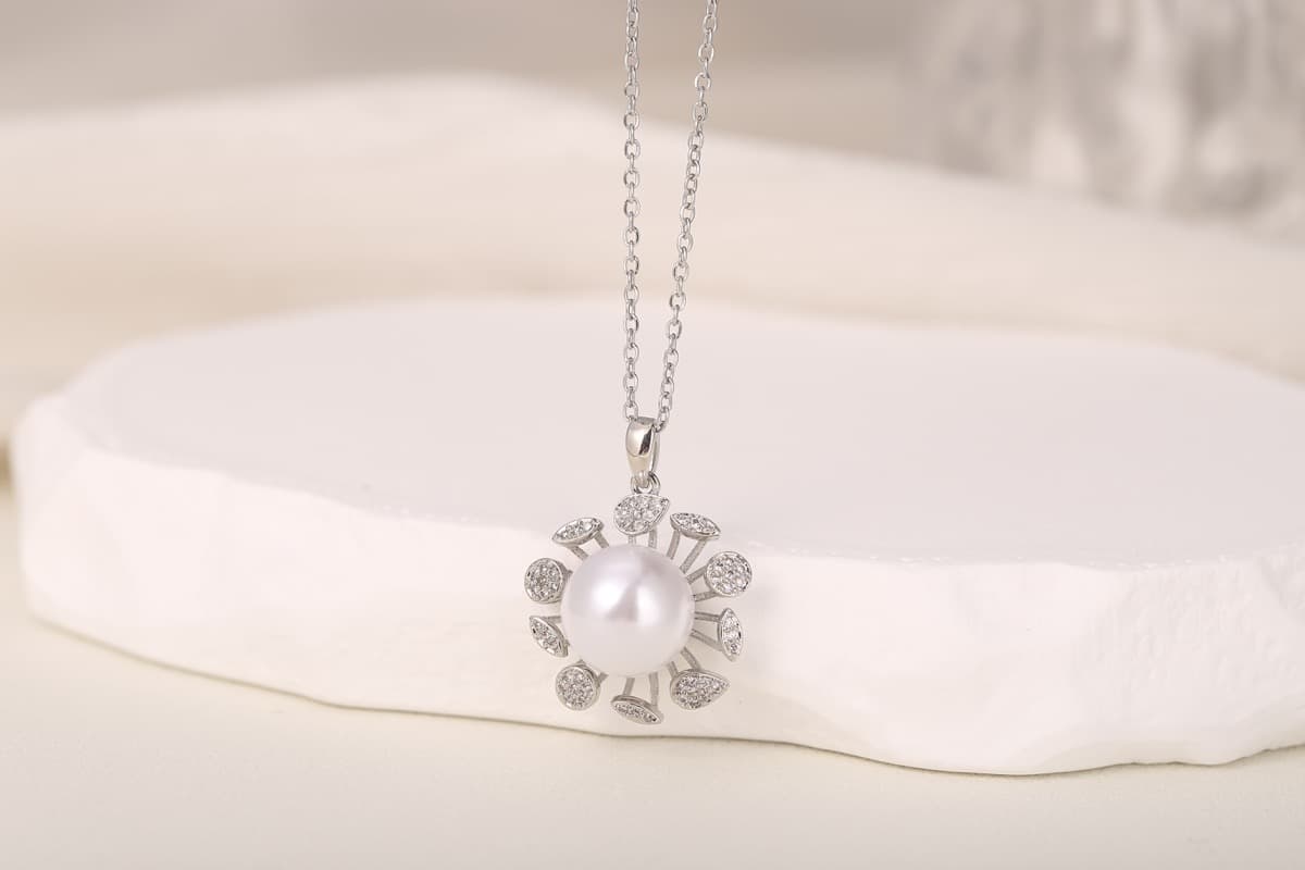Romantic Heart Zircon Pendant Necklace 18K Gold Plated thumbnail 5