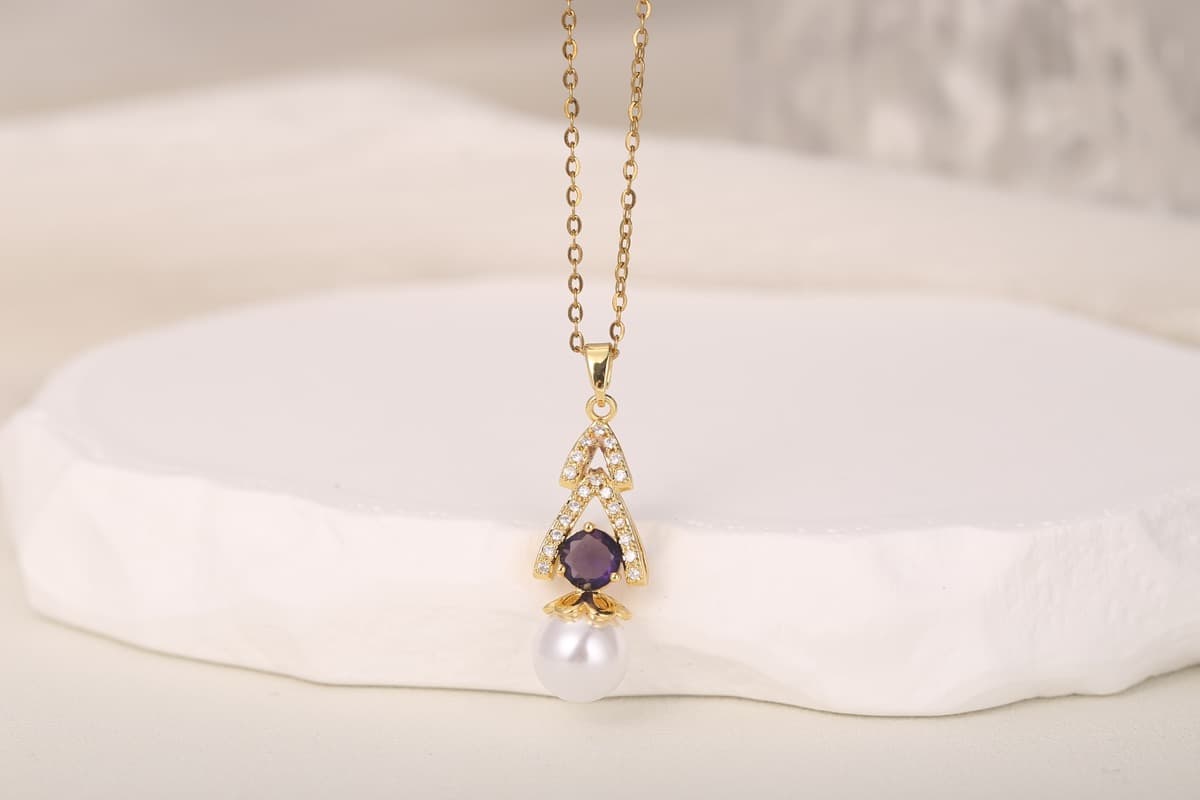 Elegant Round Zircon Disc Pendant Necklace 18K Gold Plated thumbnail 3