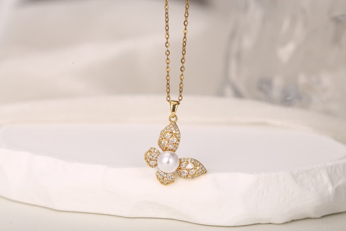 Romantic Heart Zircon Pendant Necklace 18K Gold Plated thumbnail 8