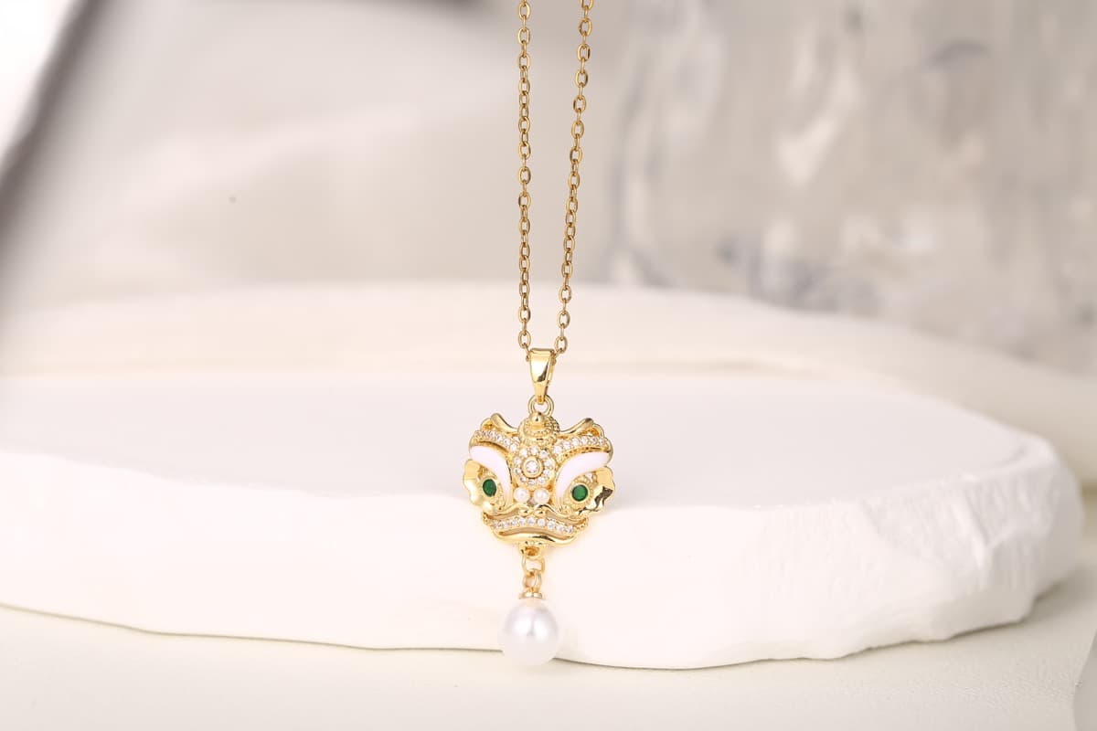 Romantic Heart Zircon Pendant Necklace 18K Gold Plated thumbnail 9