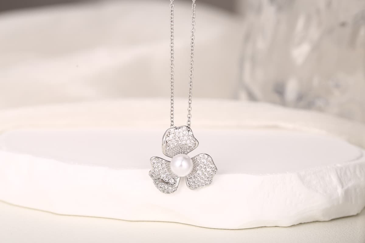 Romantic Heart Zircon Pendant Necklace 18K Gold Plated thumbnail 12
