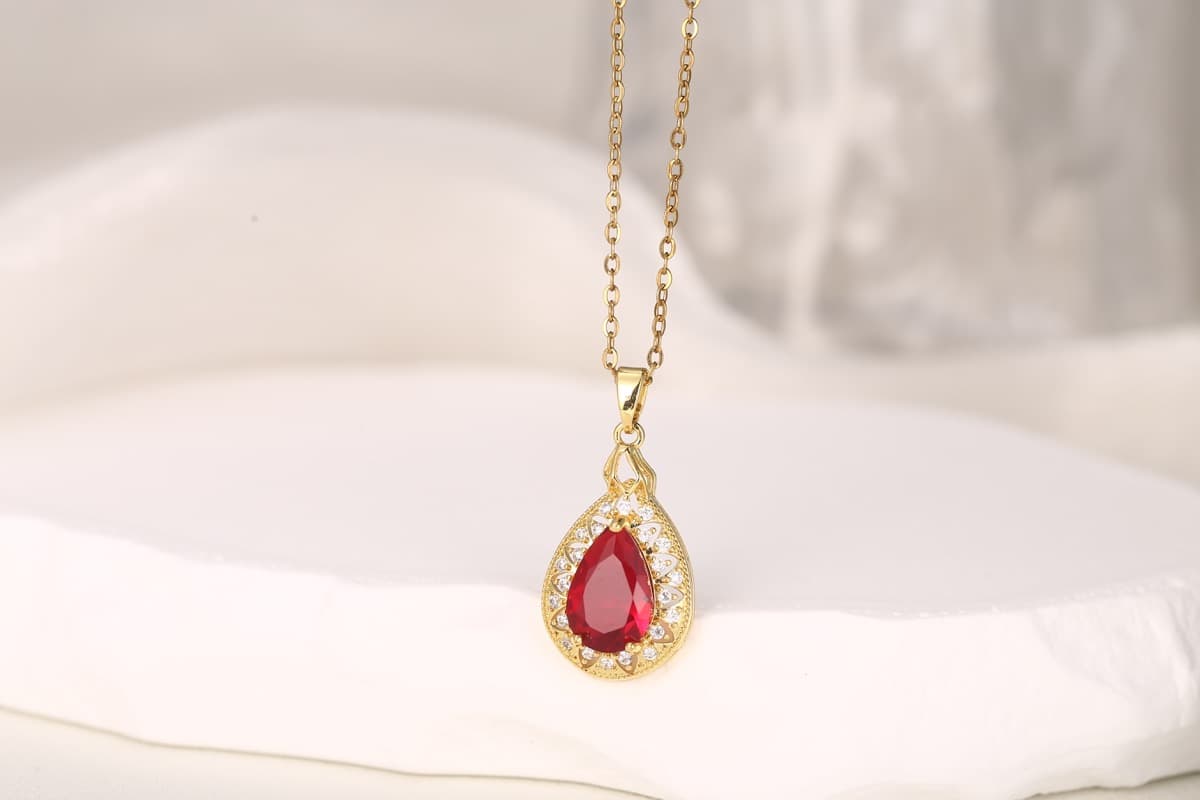 Romantic Teardrop Zircon Pendant Necklace 18K Gold Plated thumbnail 3
