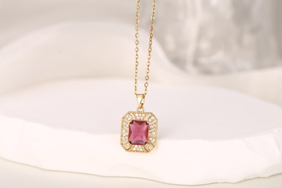 Romantic Teardrop Zircon Pendant Necklace 18K Gold Plated thumbnail 4