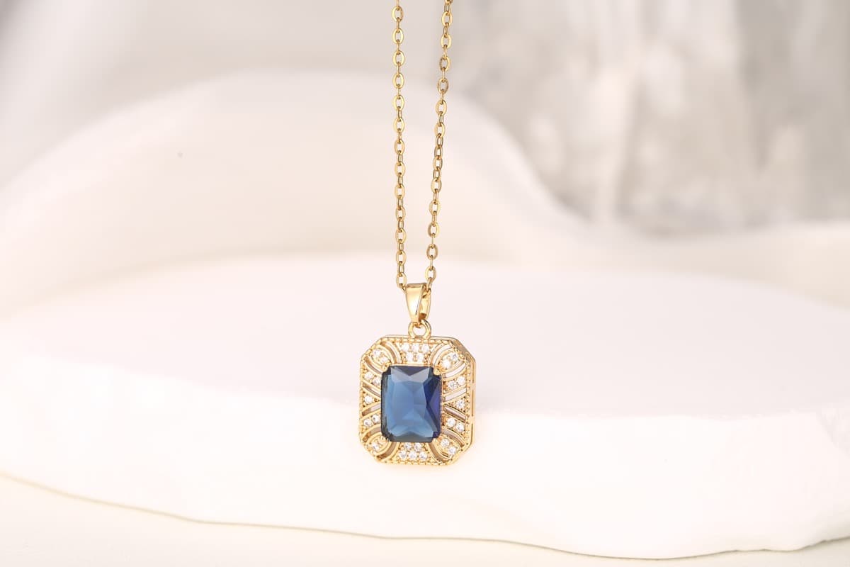 Romantic Teardrop Zircon Pendant Necklace 18K Gold Plated thumbnail 5