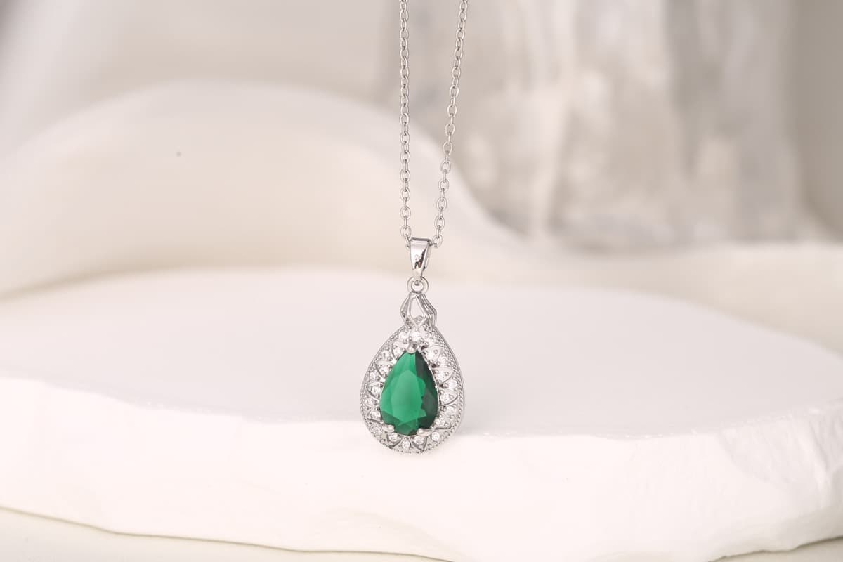 Romantic Teardrop Zircon Pendant Necklace 18K Gold Plated thumbnail 9