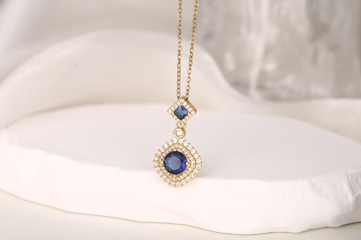 Romantic Teardrop Zircon Pendant Necklace 18K Gold Plated thumbnail 10