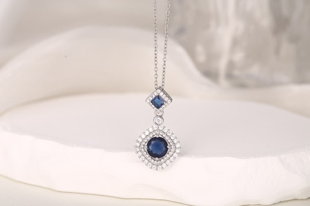 Romantic Teardrop Zircon Pendant Necklace 18K Gold Plated thumbnail 11