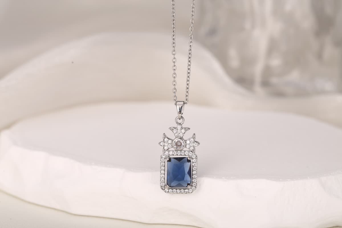 Modern Bar Drop Zircon Necklace 18K Gold Plated thumbnail 8