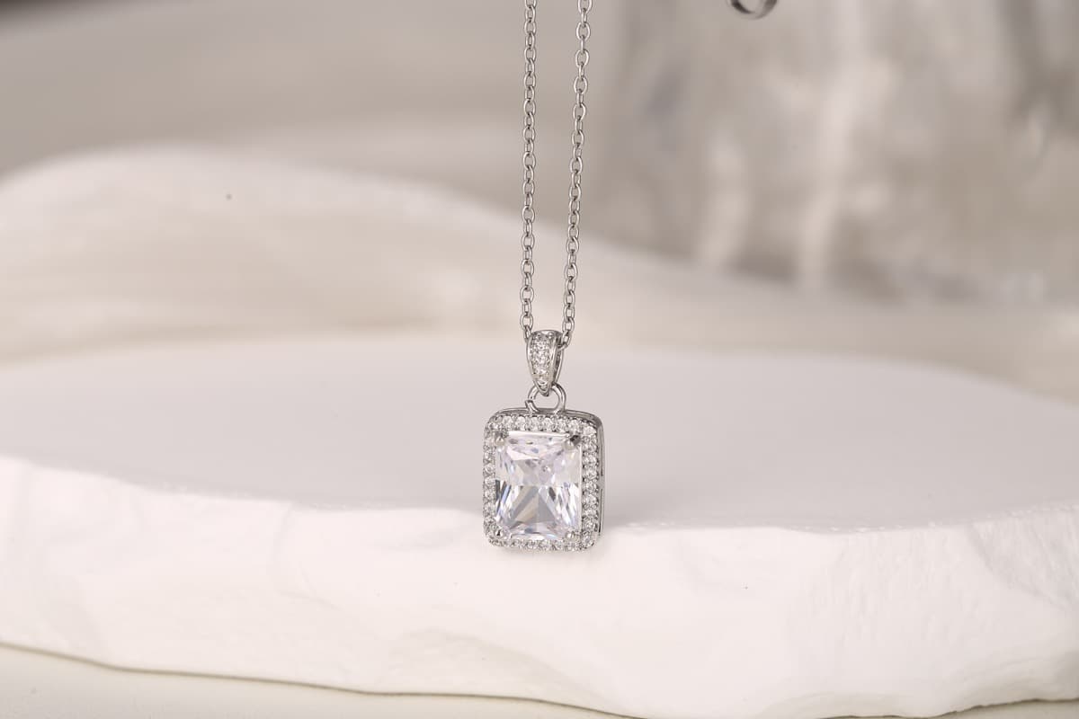 Modern Bar Drop Zircon Necklace 18K Gold Plated thumbnail 12