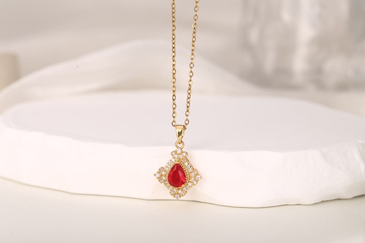 Charming Bow Knot Zircon Necklace 18K Gold Plated thumbnail 2