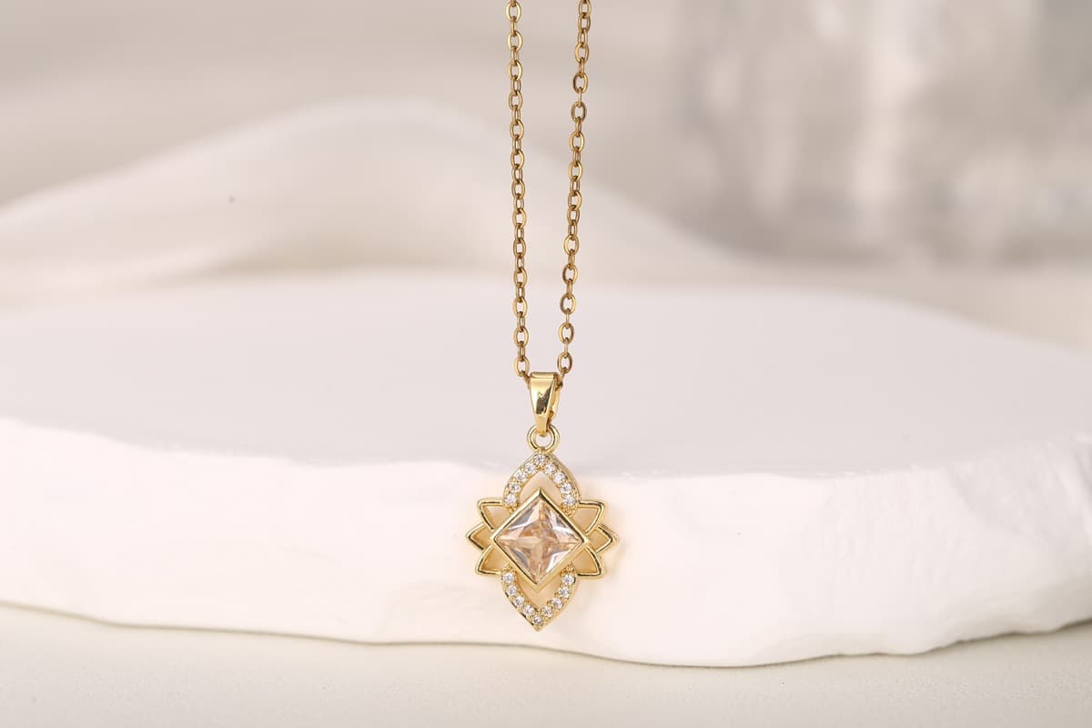 Charming Bow Knot Zircon Necklace 18K Gold Plated thumbnail 3