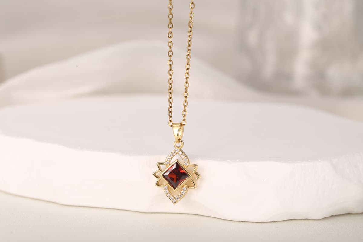 Charming Bow Knot Zircon Necklace 18K Gold Plated thumbnail 4