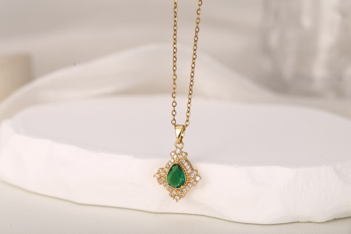 Charming Bow Knot Zircon Necklace 18K Gold Plated thumbnail 5