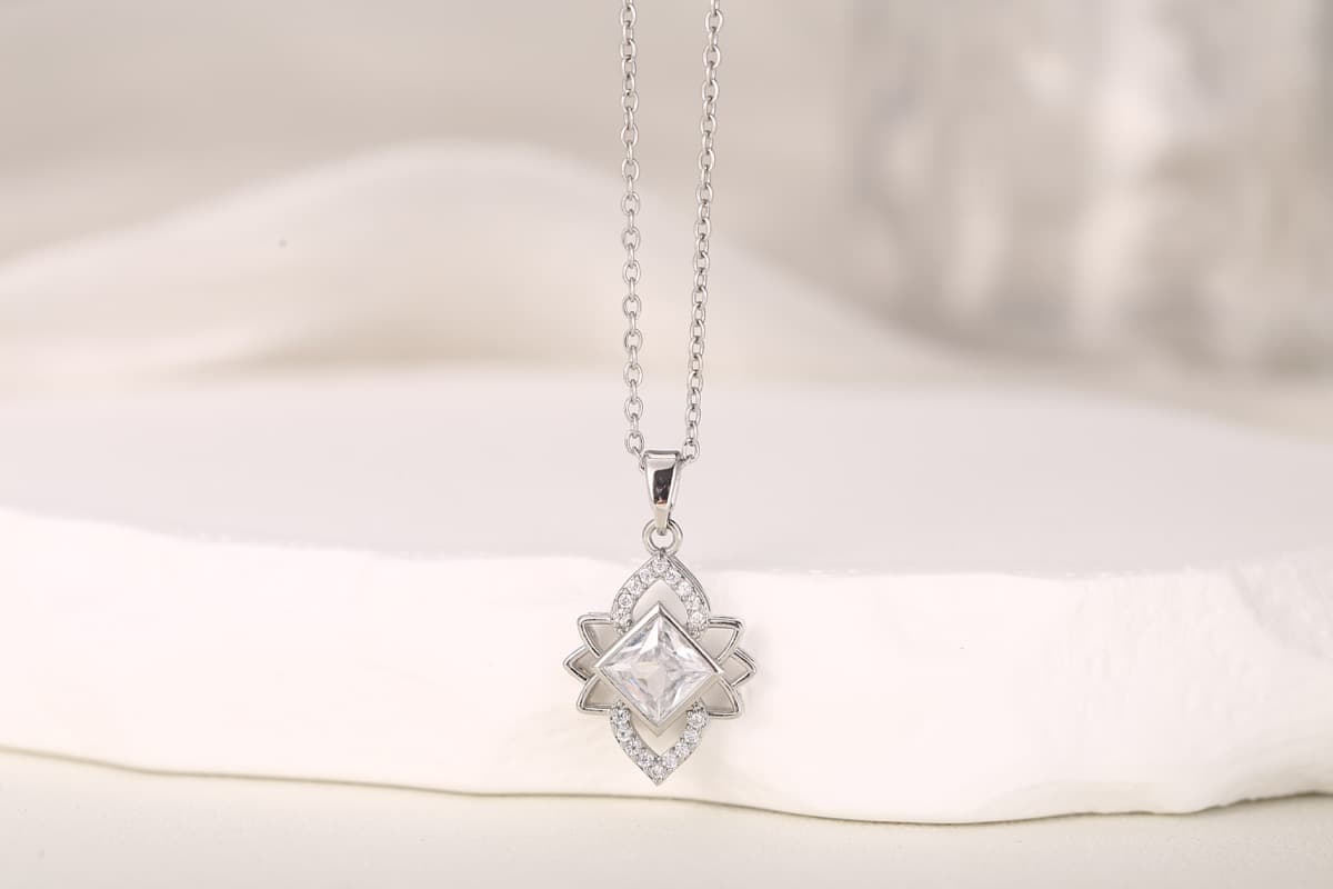 Charming Bow Knot Zircon Necklace 18K Gold Plated thumbnail 12