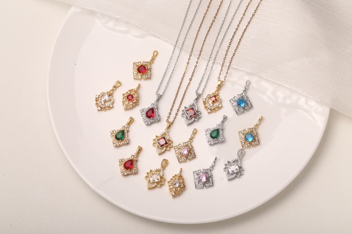 Charming Bow Knot Zircon Necklace 18K Gold Plated thumbnail 18