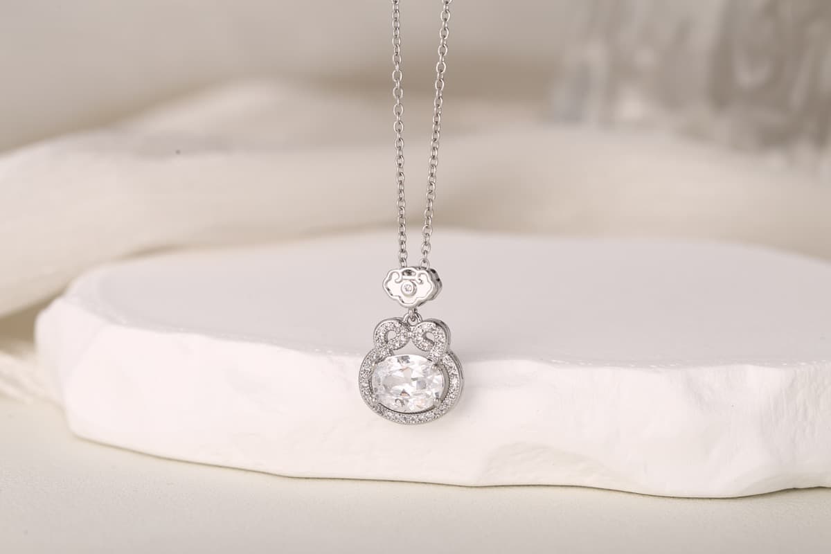 Elegant Teardrop Zircon Pendant Necklace 18K Gold Plated thumbnail 9