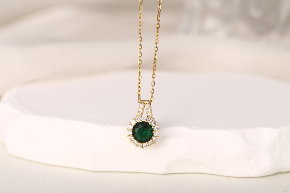 Elegant Teardrop Zircon Pendant Necklace 18K Gold Plated