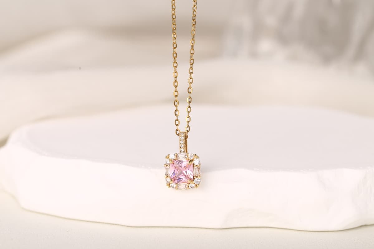 Elegant Teardrop Zircon Pendant Necklace 18K Gold Plated thumbnail 3