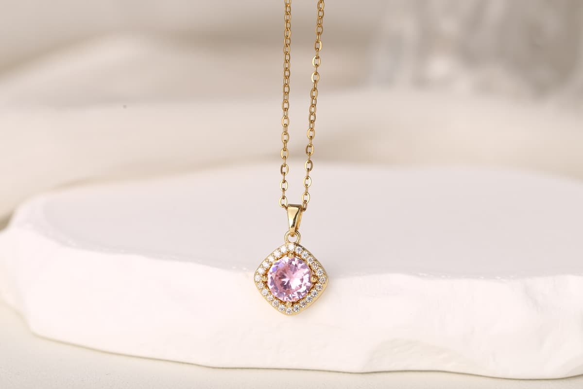 Elegant Teardrop Zircon Pendant Necklace 18K Gold Plated thumbnail 7