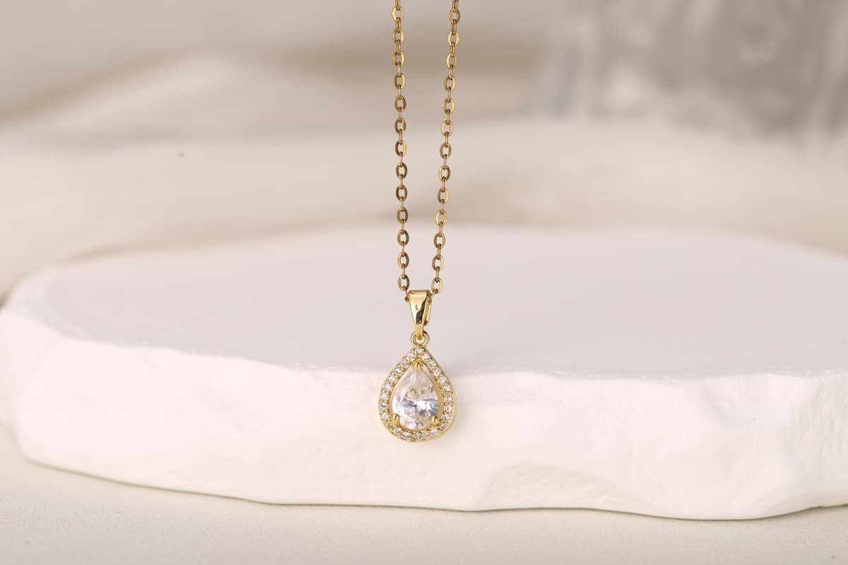 Elegant Teardrop Zircon Pendant Necklace 18K Gold Plated thumbnail 13