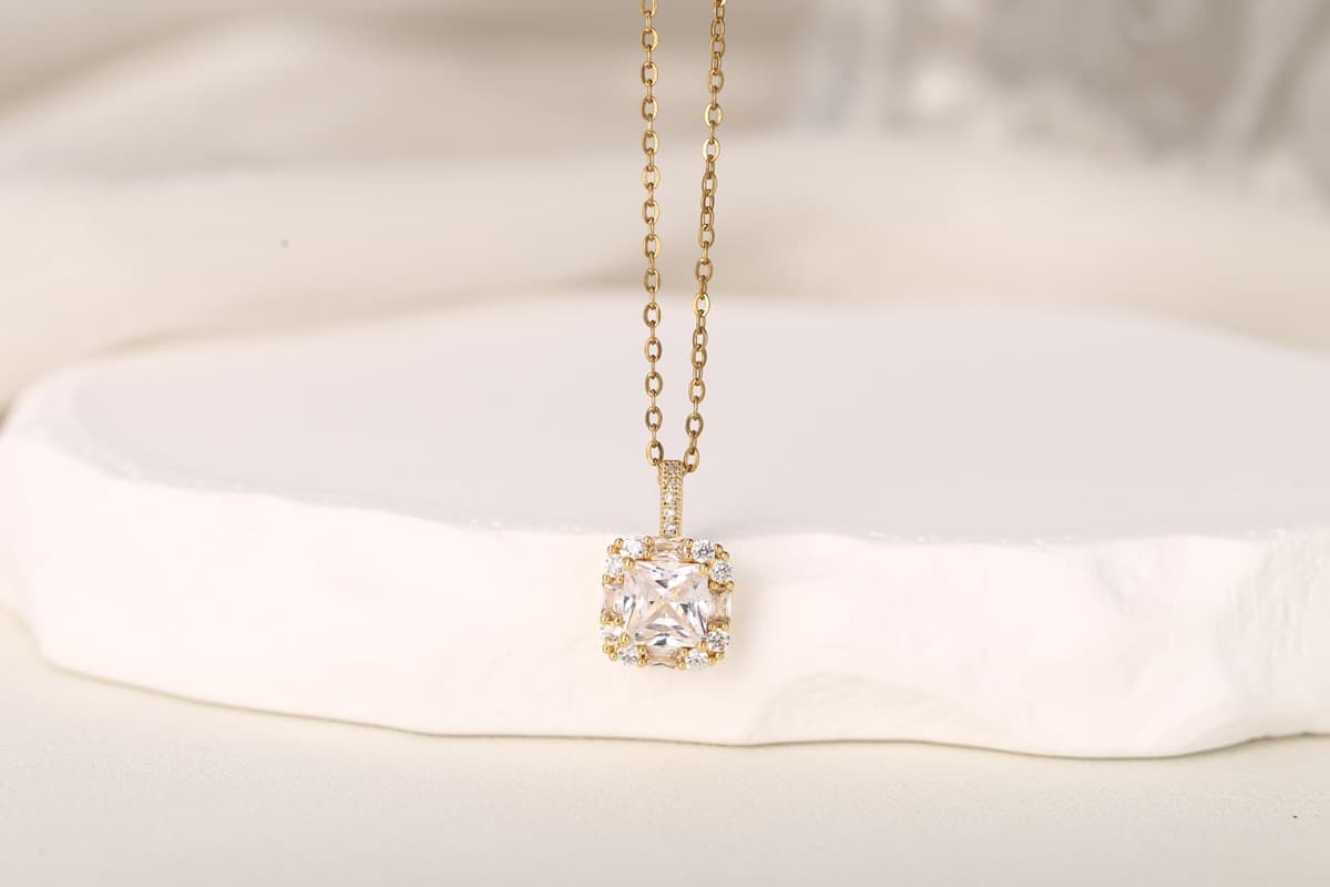 Elegant Teardrop Zircon Pendant Necklace 18K Gold Plated thumbnail 15