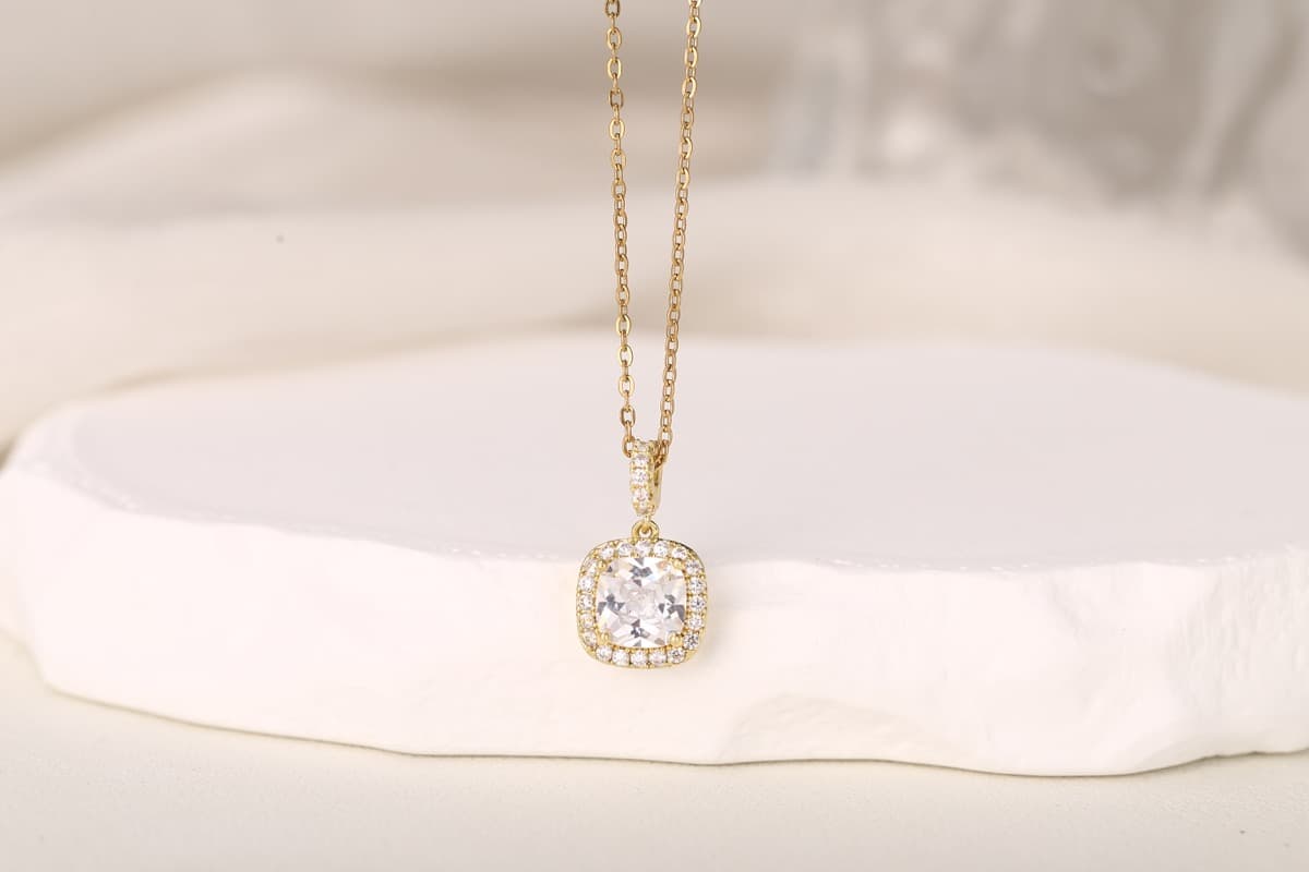 Elegant Teardrop Zircon Pendant Necklace 18K Gold Plated thumbnail 16