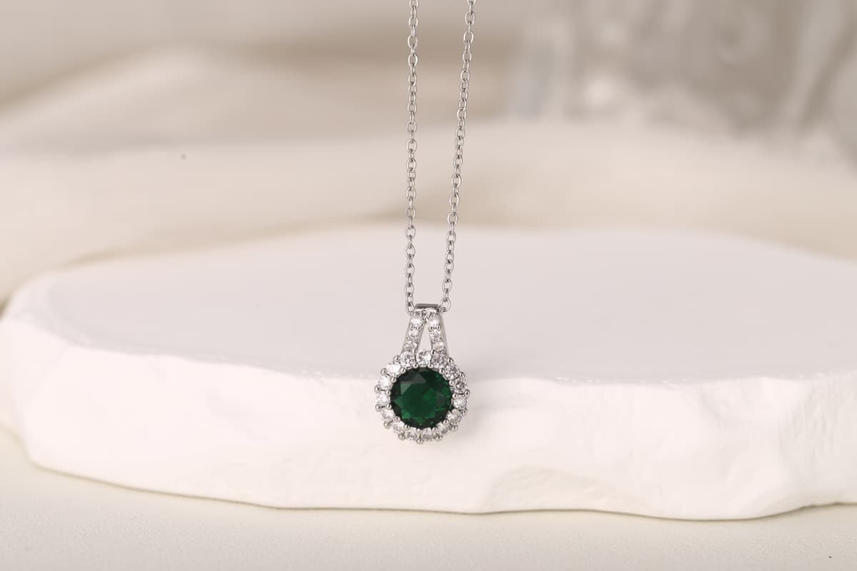 Elegant Teardrop Zircon Pendant Necklace 18K Gold Plated thumbnail 17