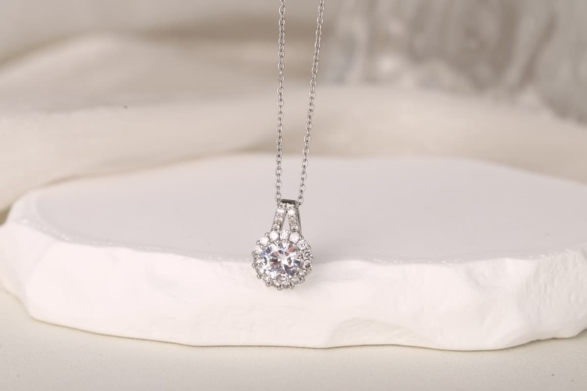 Elegant Teardrop Zircon Pendant Necklace 18K Gold Plated thumbnail 23