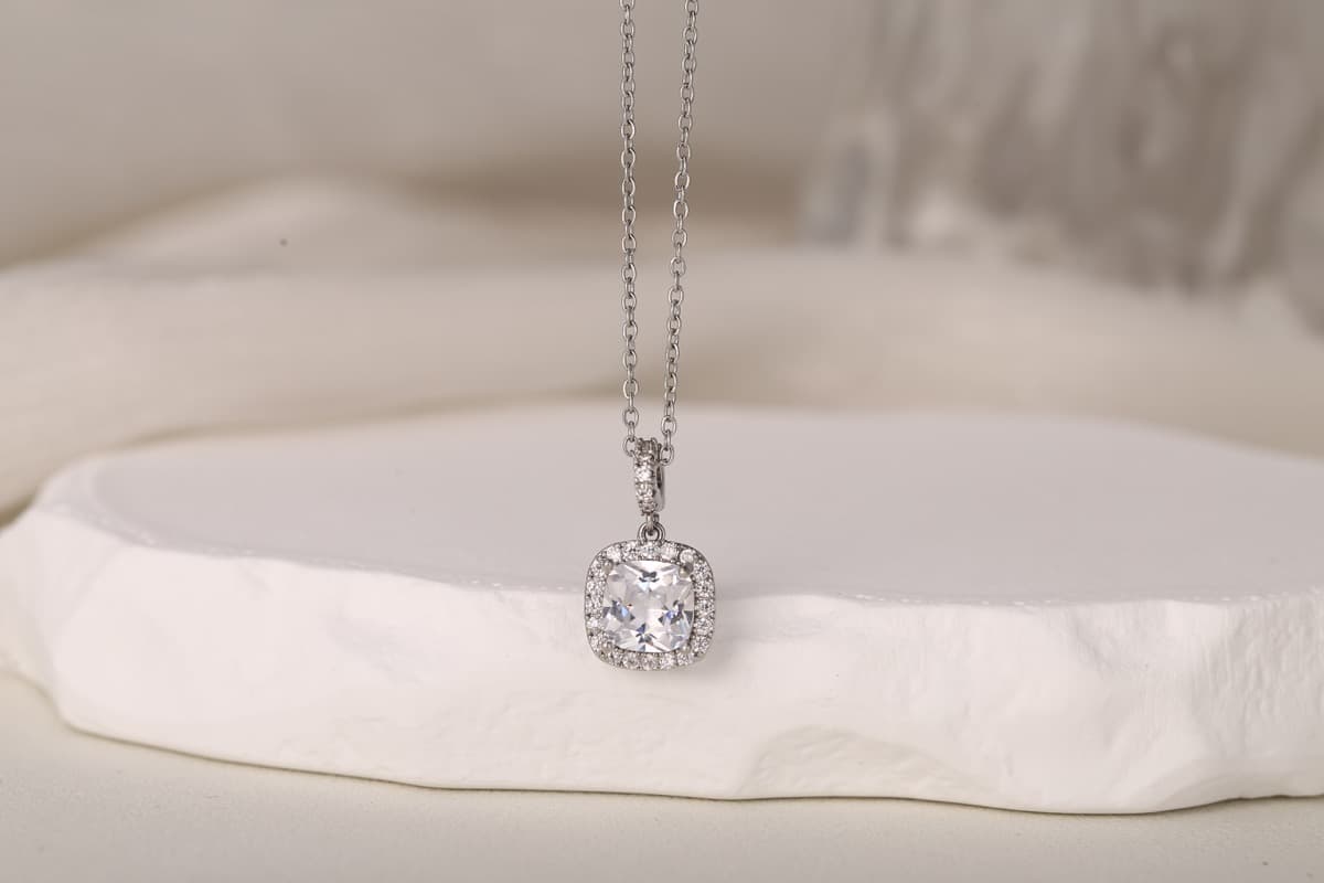 Elegant Teardrop Zircon Pendant Necklace 18K Gold Plated thumbnail 24