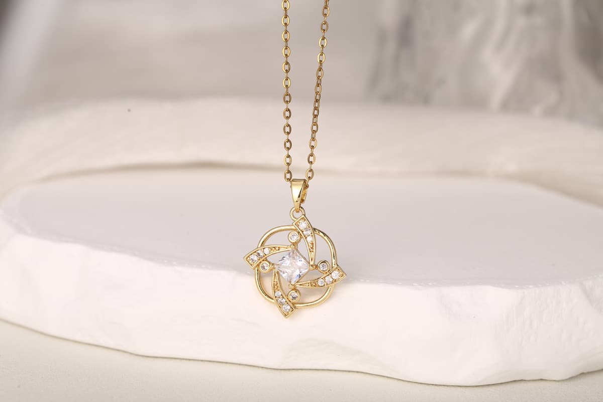 Minimalist Bar Zircon Pendant Necklace Gold Plated thumbnail 9