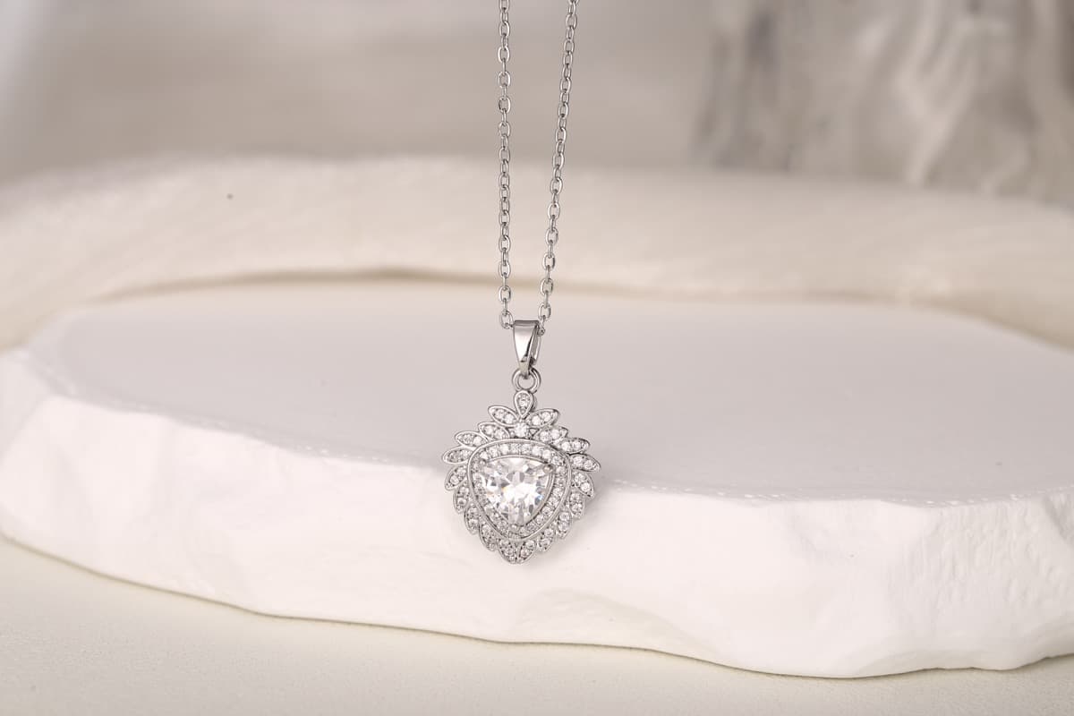 Minimalist Bar Zircon Pendant Necklace Gold Plated thumbnail 17
