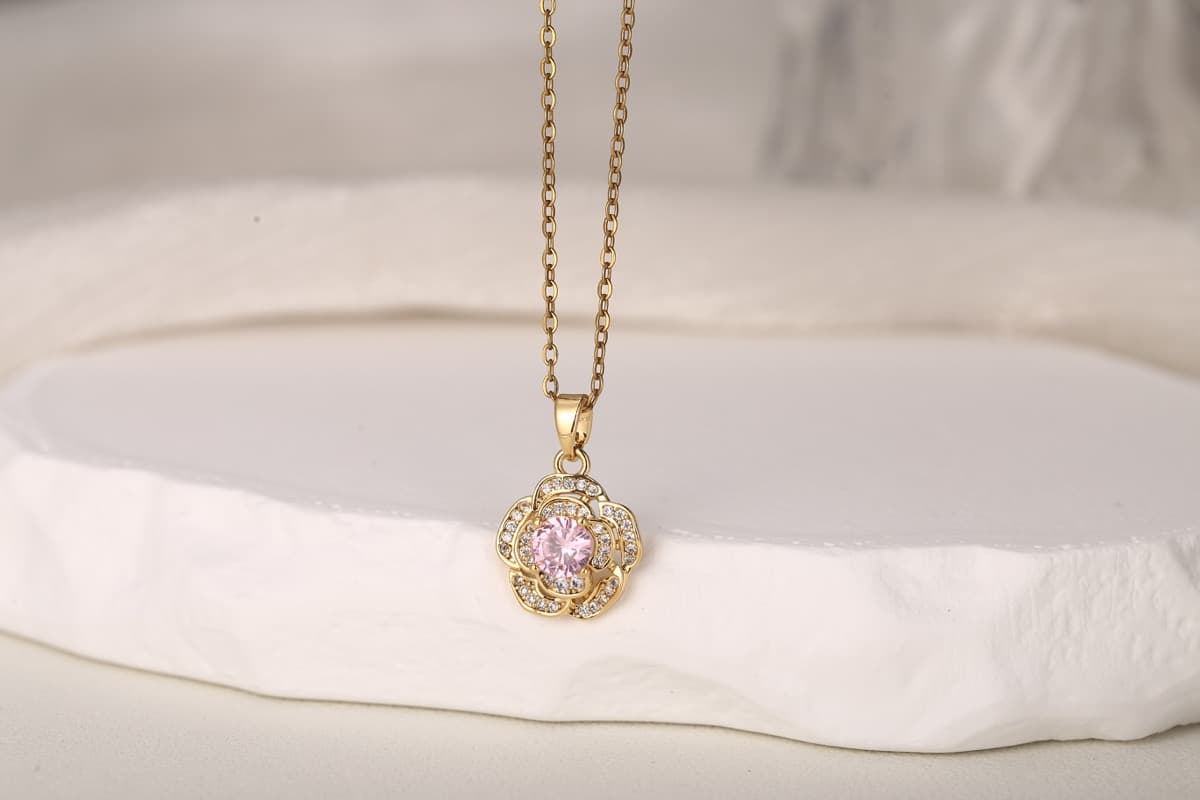 Romantic Heart Zircon Pendant Necklace 18K Gold Plated thumbnail 5