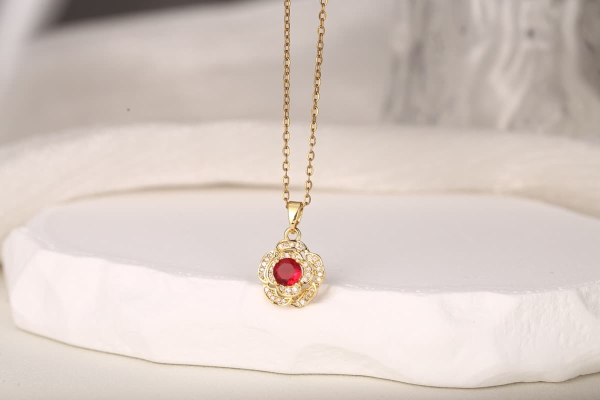 Romantic Heart Zircon Pendant Necklace 18K Gold Plated thumbnail 8