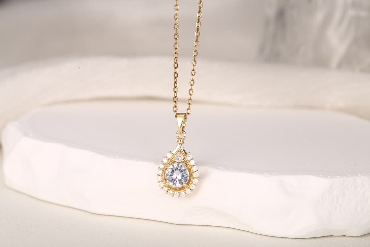 Romantic Heart Zircon Pendant Necklace 18K Gold Plated thumbnail 10