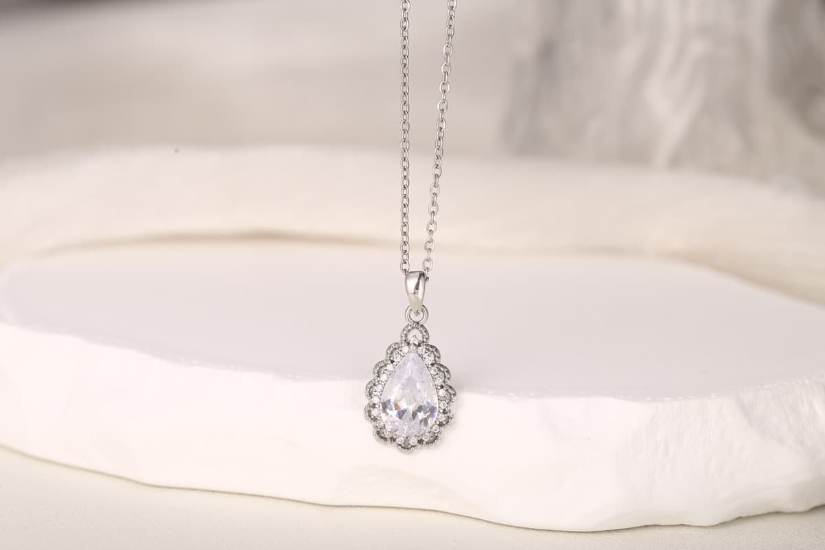 Romantic Heart Zircon Pendant Necklace 18K Gold Plated thumbnail 17