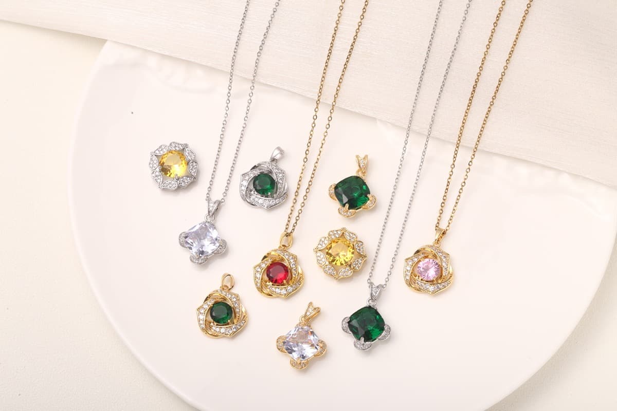 Elegant Round-Cut Blue Zircon Pendant Necklace 18K Gold Plated