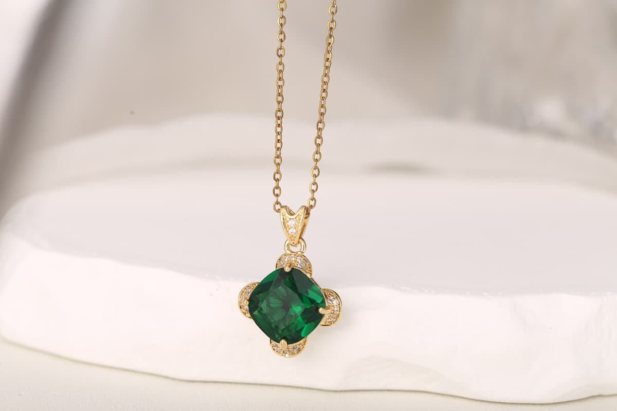 Elegant Round-Cut Blue Zircon Pendant Necklace 18K Gold Plated thumbnail 5