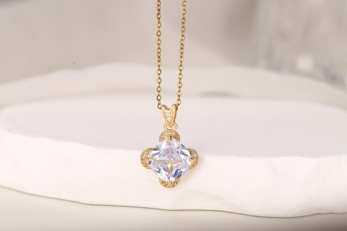 Elegant Round-Cut Blue Zircon Pendant Necklace 18K Gold Plated thumbnail 6